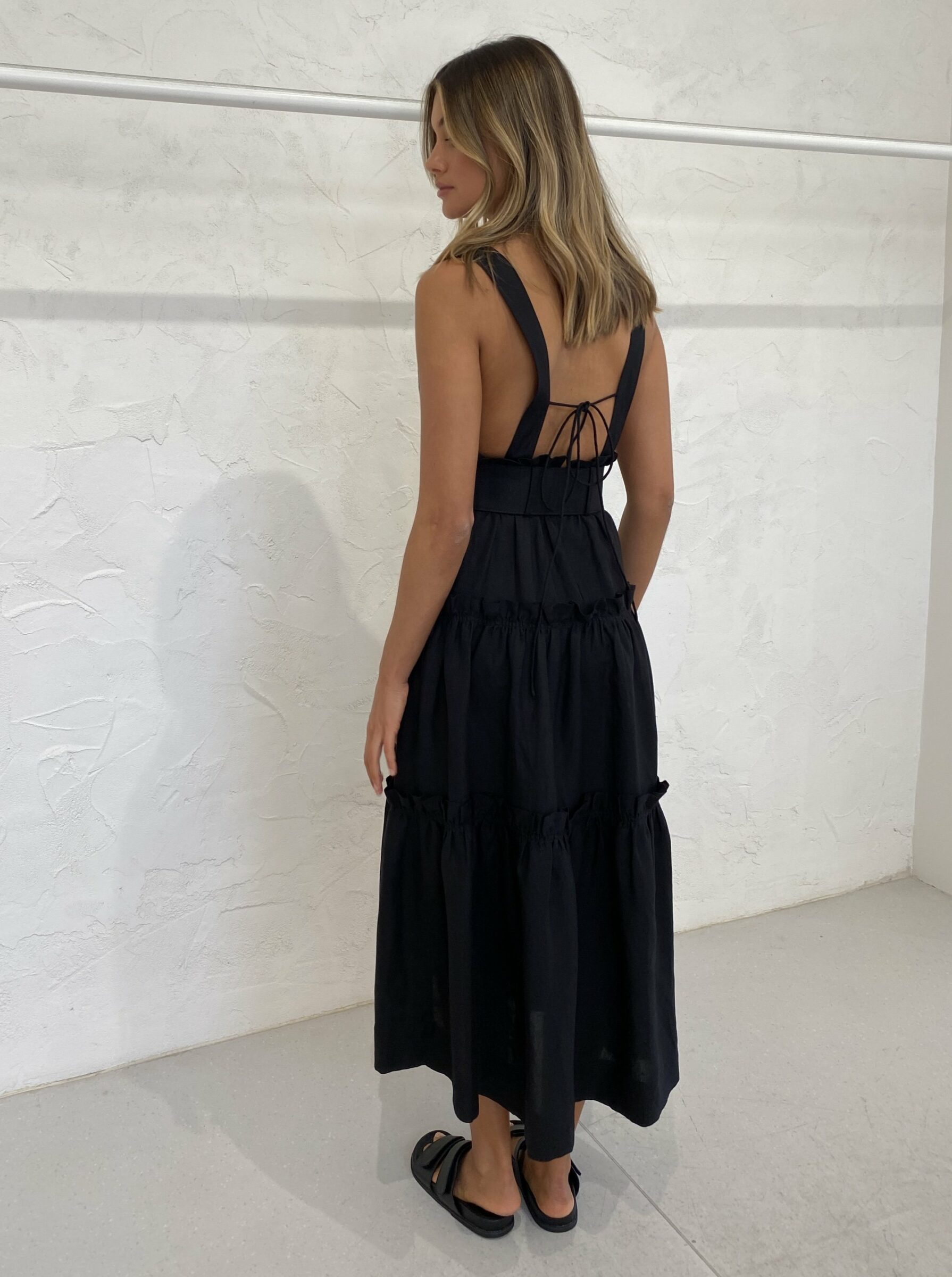 Shona Joy Nicolette Linen Tiered Midi Dress – The Styled Things
